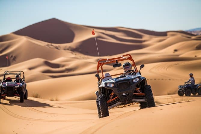 Buggy dans le désert de Merzouga au Maroc